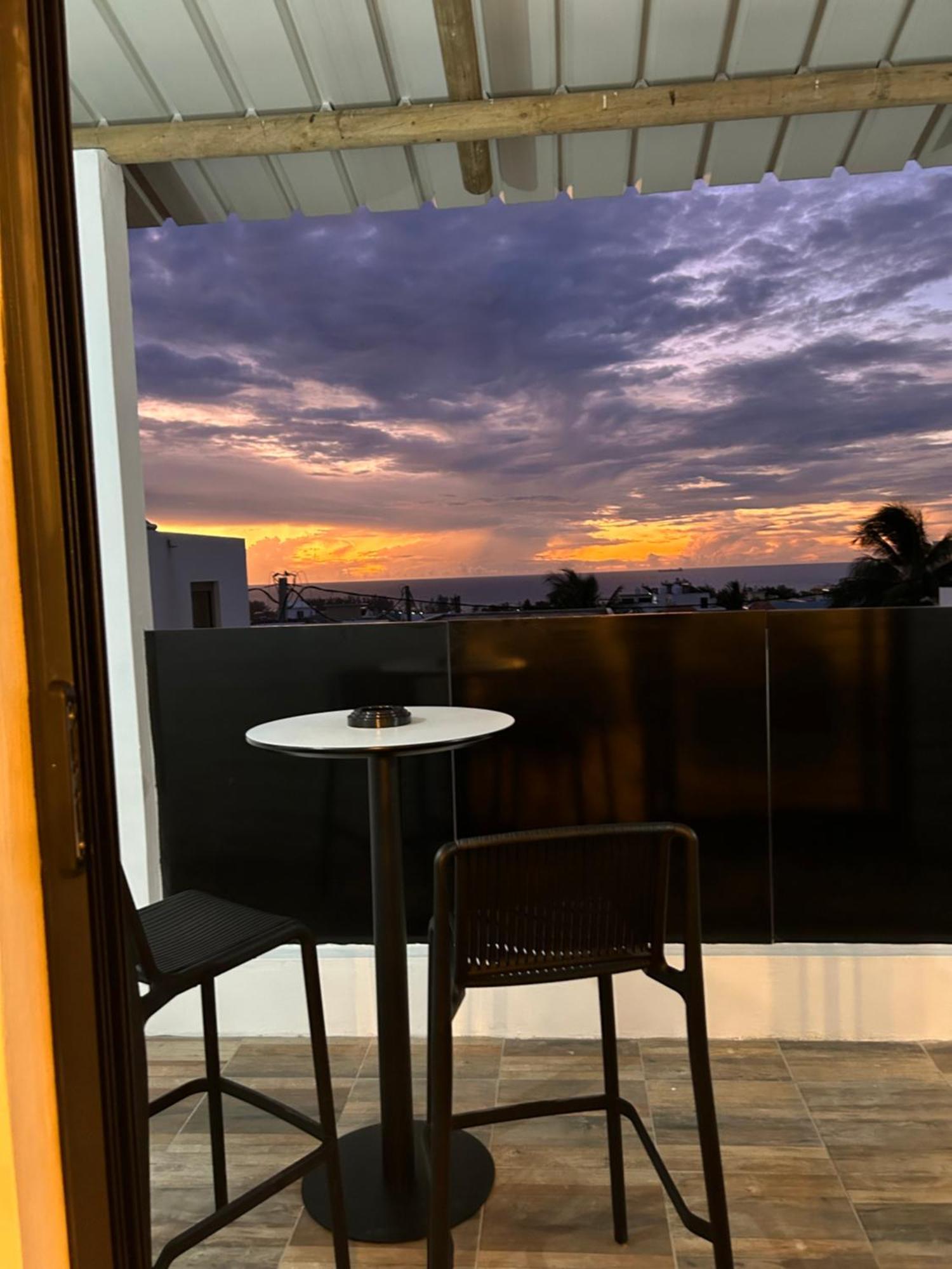 Amazing Sunset View Rooftop. Flic en Flac Exterior photo