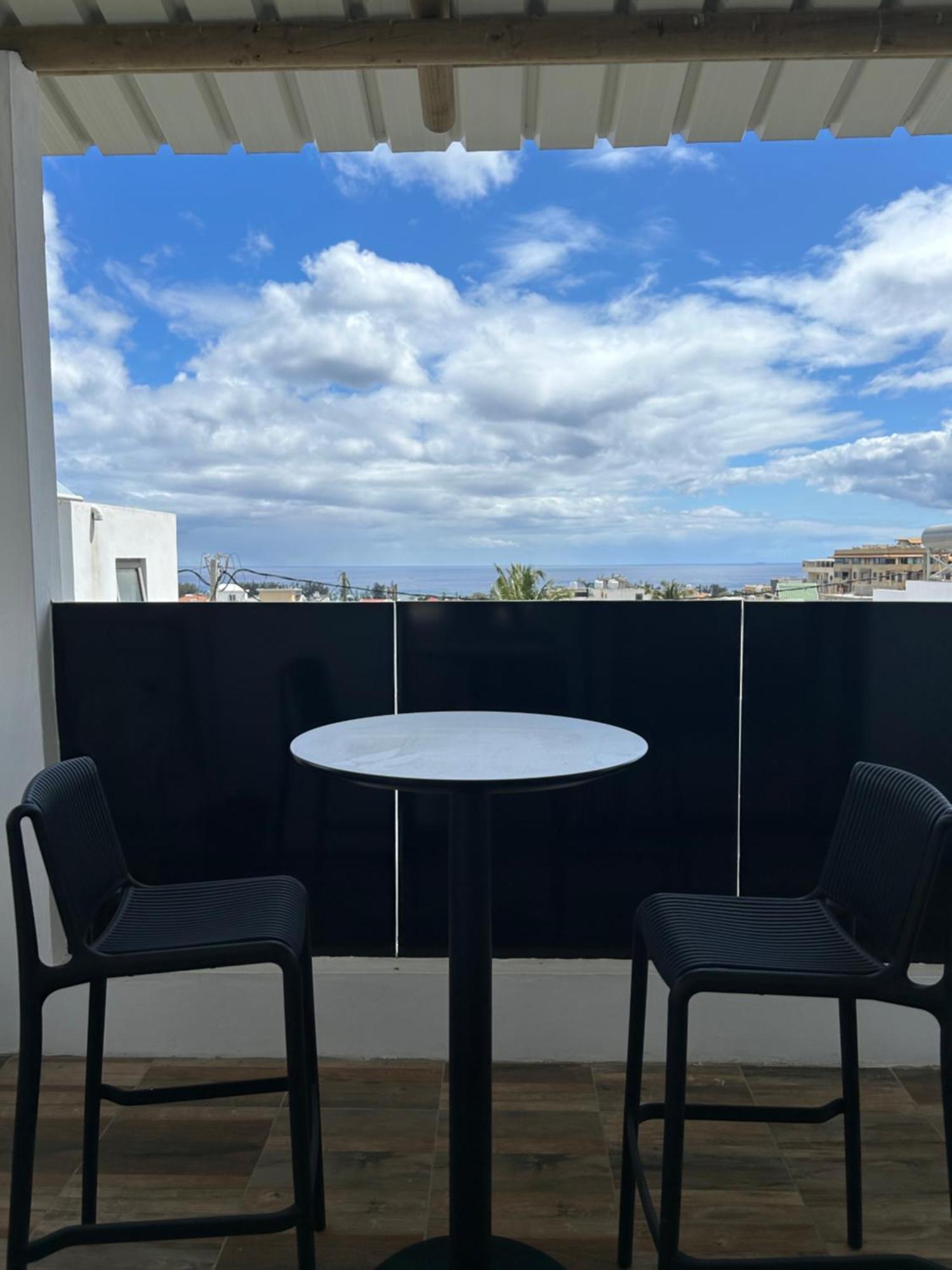 Amazing Sunset View Rooftop. Flic en Flac Exterior photo